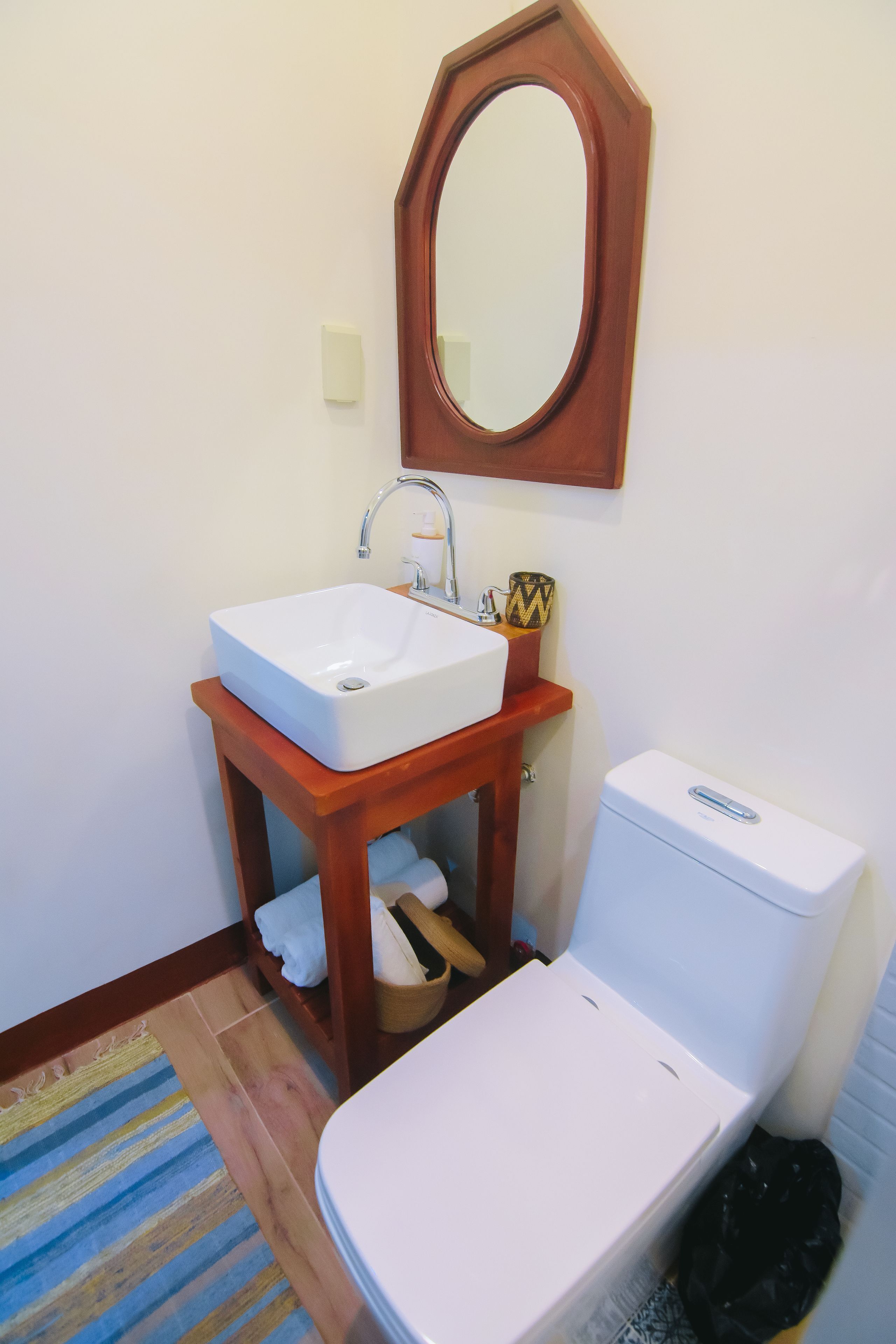 Baño | Ducha, artículos de higiene personal gratuitos y toallas