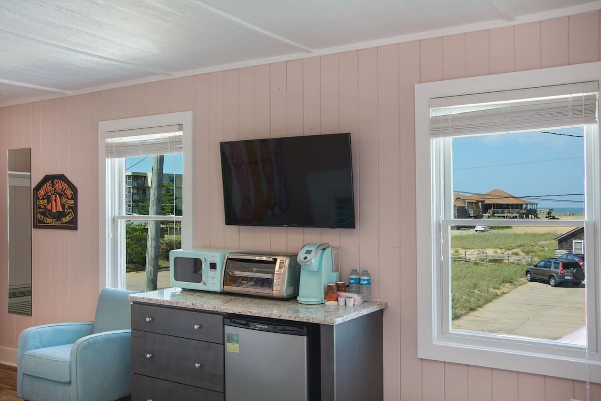 standard room, 2 queen beds | free wifi, bed sheets