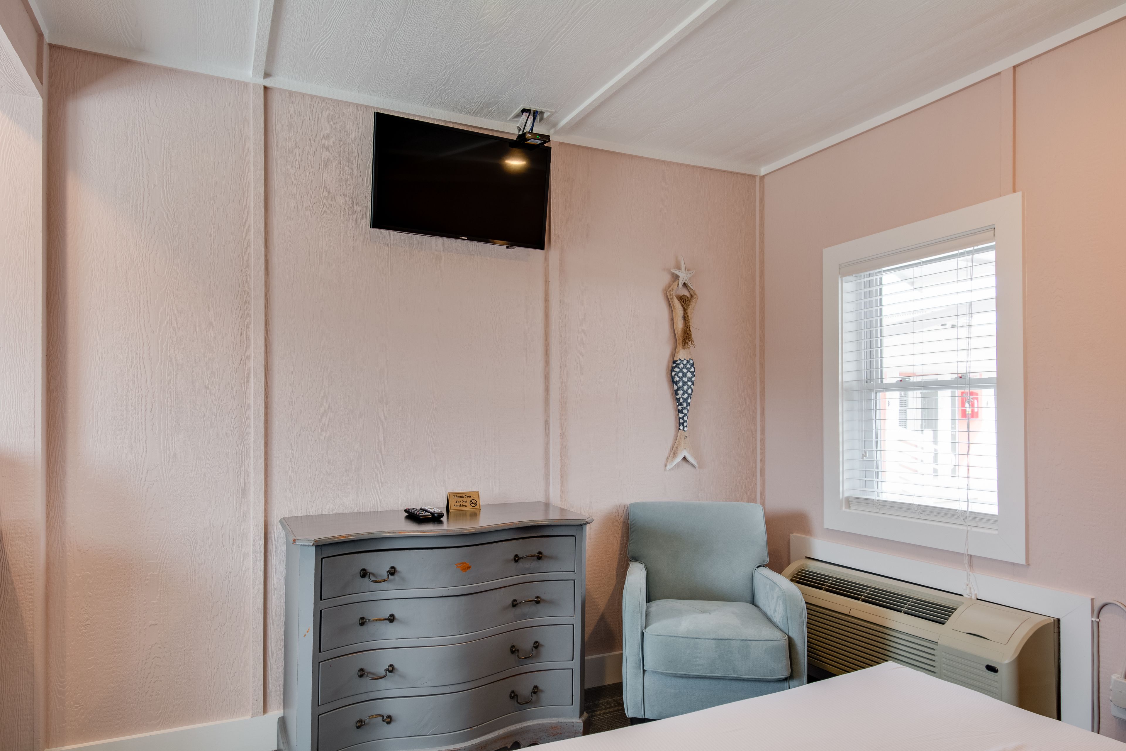 standard room, 1 queen bed | free wifi, bed sheets