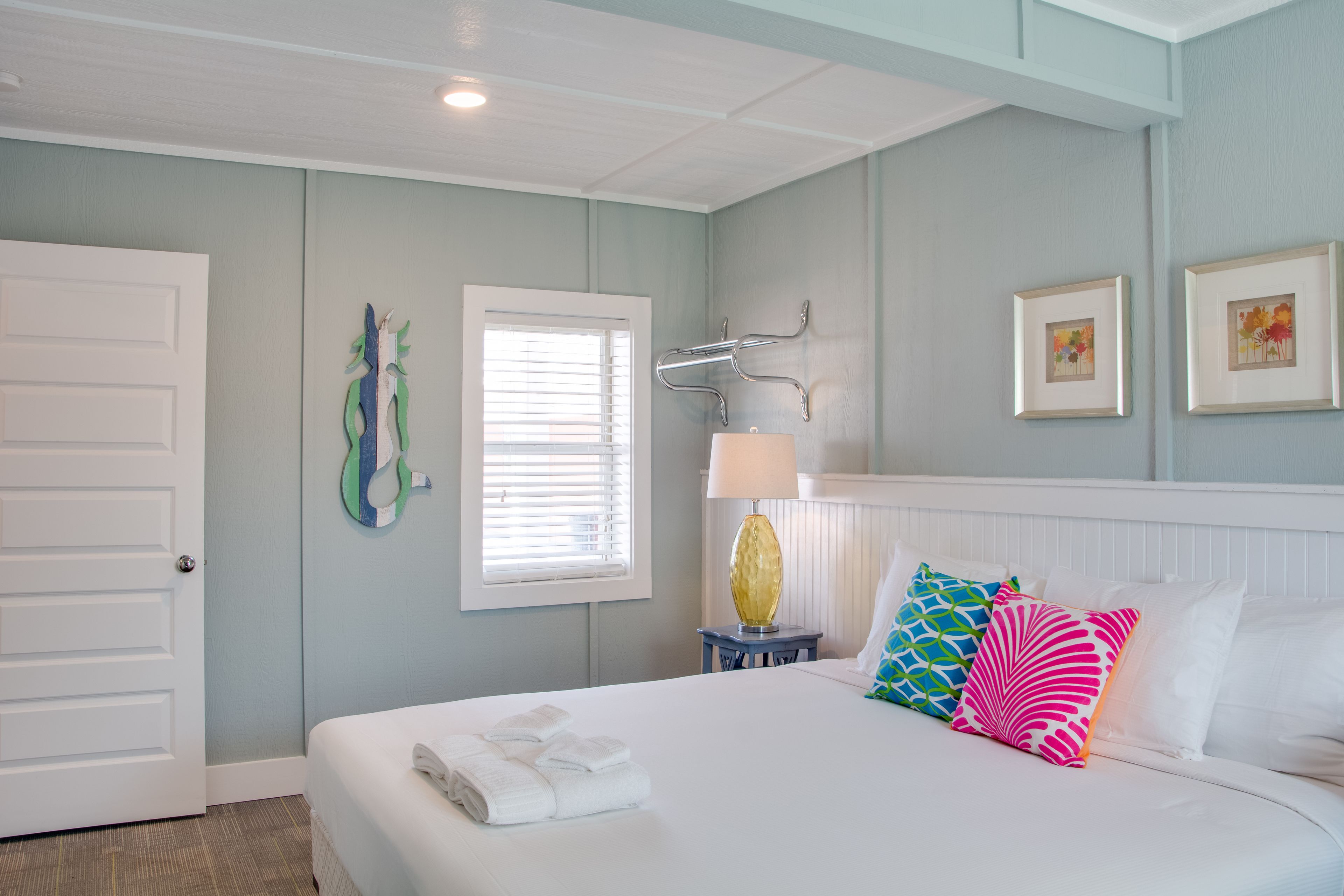 Free WiFi, bed sheets