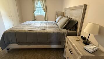 4 dormitoris, planxa i posts de planxar, wifi gratuïta i roba de llit