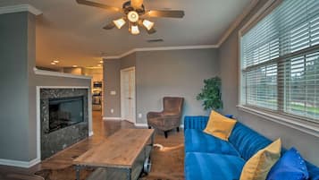 Télévision, cheminée