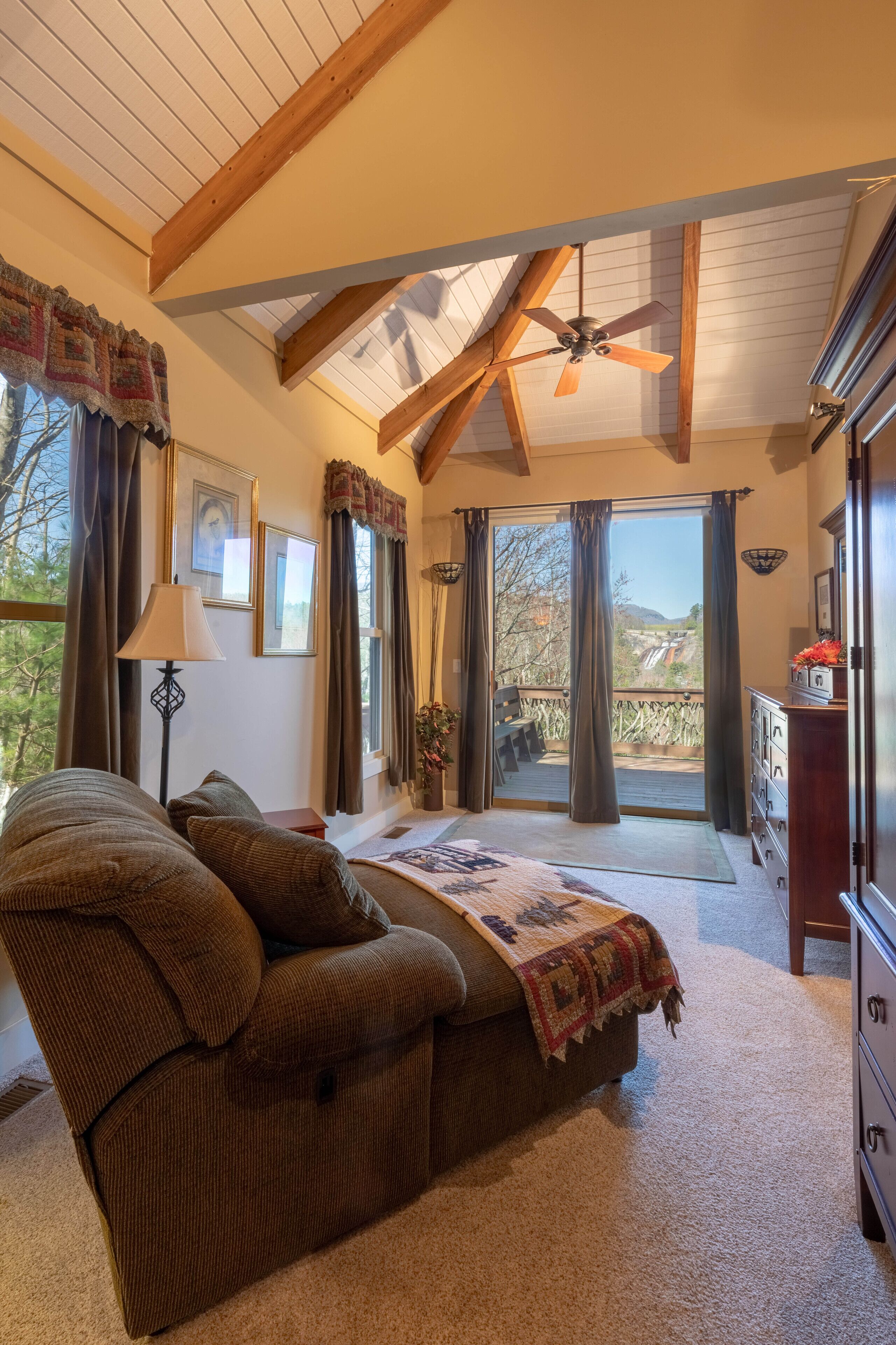 Smart TV, fireplace, DVD player, foosball