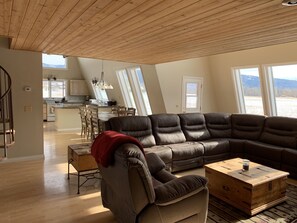 Smart TV, chimenea, Hulu y reproductor de DVD 