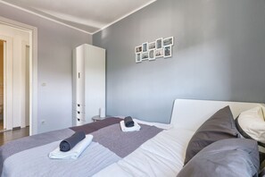 3 bedrooms, Internet, bed sheets - NEW! Apartment Alley near Bus Station (Pula)