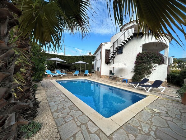 Aspect of Villa, Pool and Patio area.