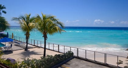 Tolles Dach Penthouse in St. Lawrence Gap, mit Blick auf das Karibische Meer