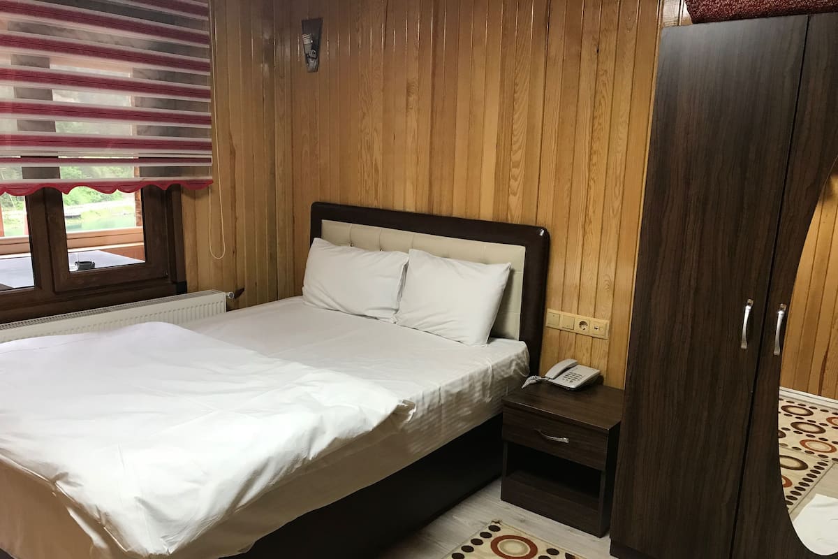 Chambre Double Deluxe, fumeurs, vue lac | Vue de la chambre