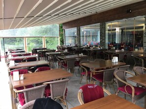 Se sirven desayunos, almuerzos y cenas