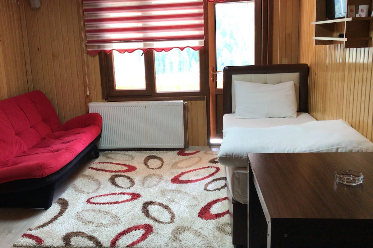 Suite, 2 chambres, vue lac | Literie hypoallergénique, Wi-Fi gratuit, draps fournis