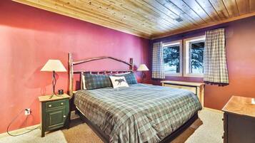 3 bedrooms, iron/ironing board, free WiFi, bed sheets