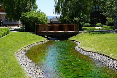 Pool, In Pine Meadows, 1 Level Cottage, Garage, 1 Blk to Town, Popular for Years