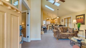 Smart-TV, DVD-Player, Bücher