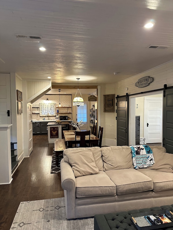 Smart TV, fireplace, DVD player