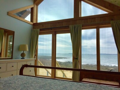 Private Oceanfront Cottage, Private Sand Beach -Lighthouse one mile away