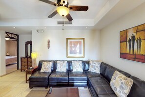 Design Condo, 3 Bedrooms, Non Smoking | Living area - Bahía Encantada F1 (Jacó)