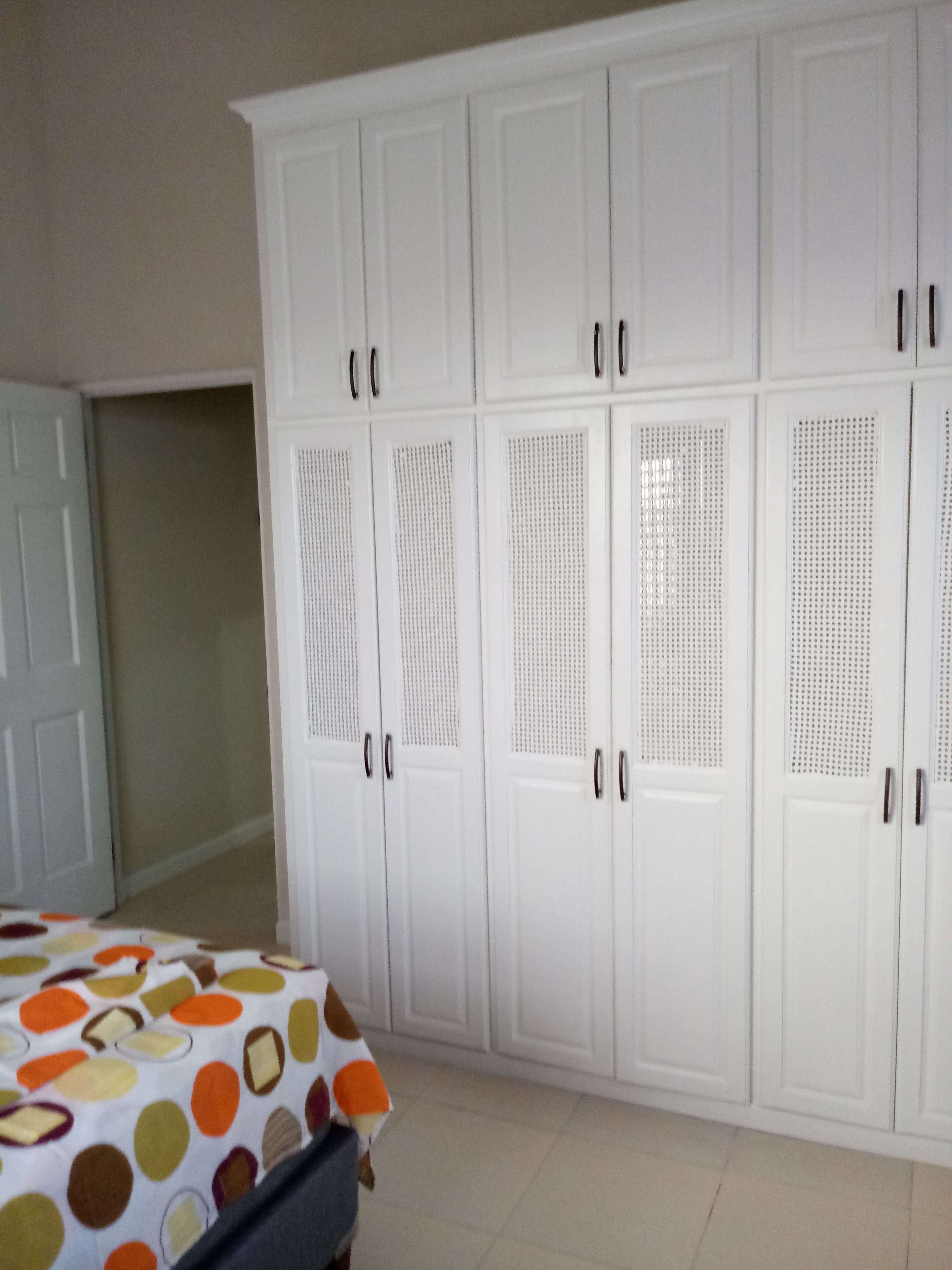 3 bedrooms, hypo-allergenic bedding, pillowtop beds