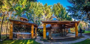 Sauna, hot tub, ruang uap, dan pijat