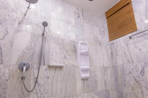 5-Bedroom Pool Villa  | Pancuran Bilik Mandi