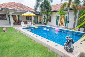 5-Bedroom Pool Villa | Terrace/patio
