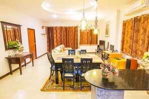 5-Bedroom Pool Villa | Coin séjour