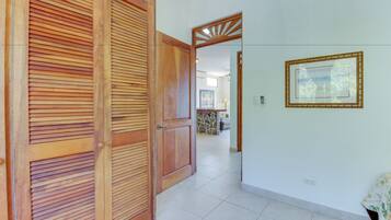 Kondo Deluks, 2 kamar tidur, Bebas Asap Rokok | 2 kamar tidur, seprai premium, brankas, dan setrika/meja setrika