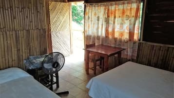 Triple Room, Multiple Beds | Bed sheets