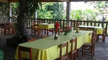 Café da manhã, almoço e jantar