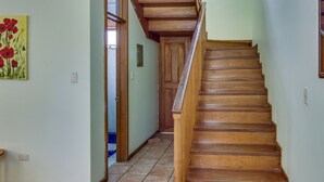 Staircase - Villa Nasua Condominium 5 (Jacó)