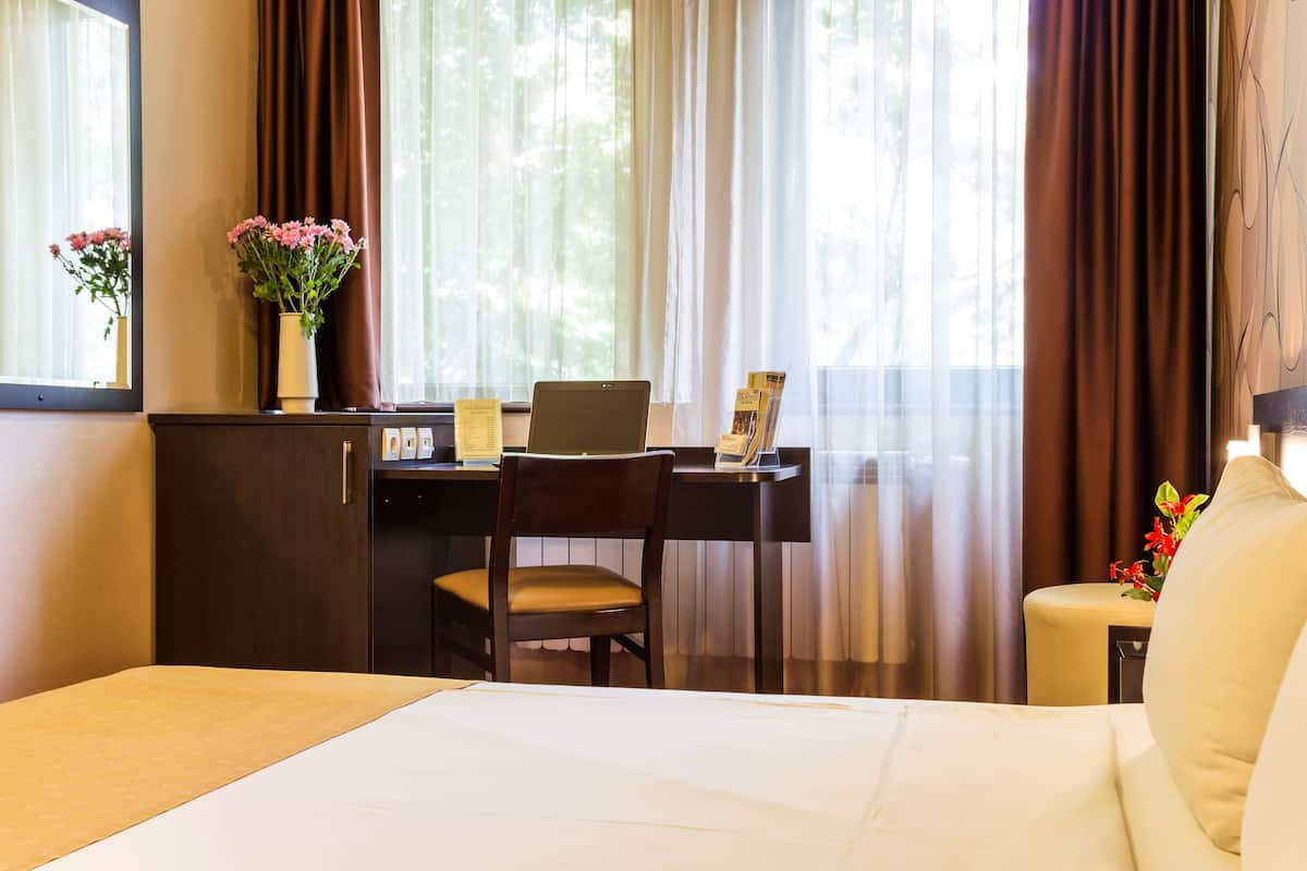 Minibar, in-room safe, desk, soundproofing