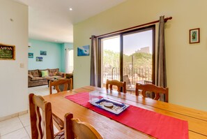 舒適公寓客房, 3 間臥室, 非吸煙房 | 房內用餐區