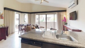Private kitchen - The Cove 4 at Playa Ocotal (Sardinal)