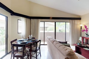 Comfort Apartment, 2 Bedrooms, Non Smoking | In-room dining