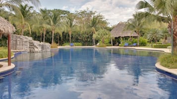 Kolam renang terbuka
