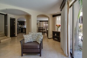 Living area - The Cove 9 at Playa Ocotal (Sardinal)