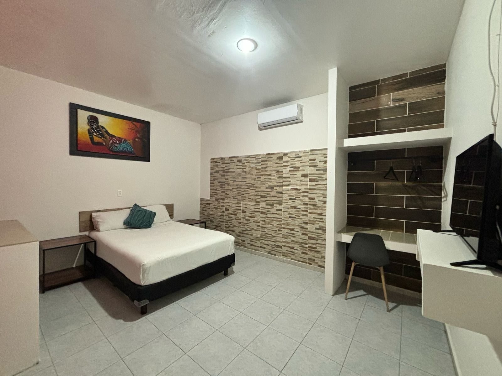 Habitación individual básica | Wifi gratis y ropa de cama 