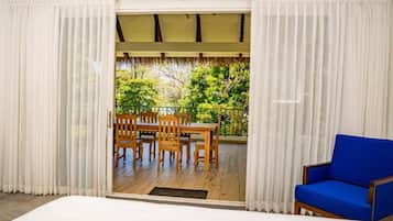 Deluxe House, Private Bathroom, Sea View (1B) | Living area | Smart TV