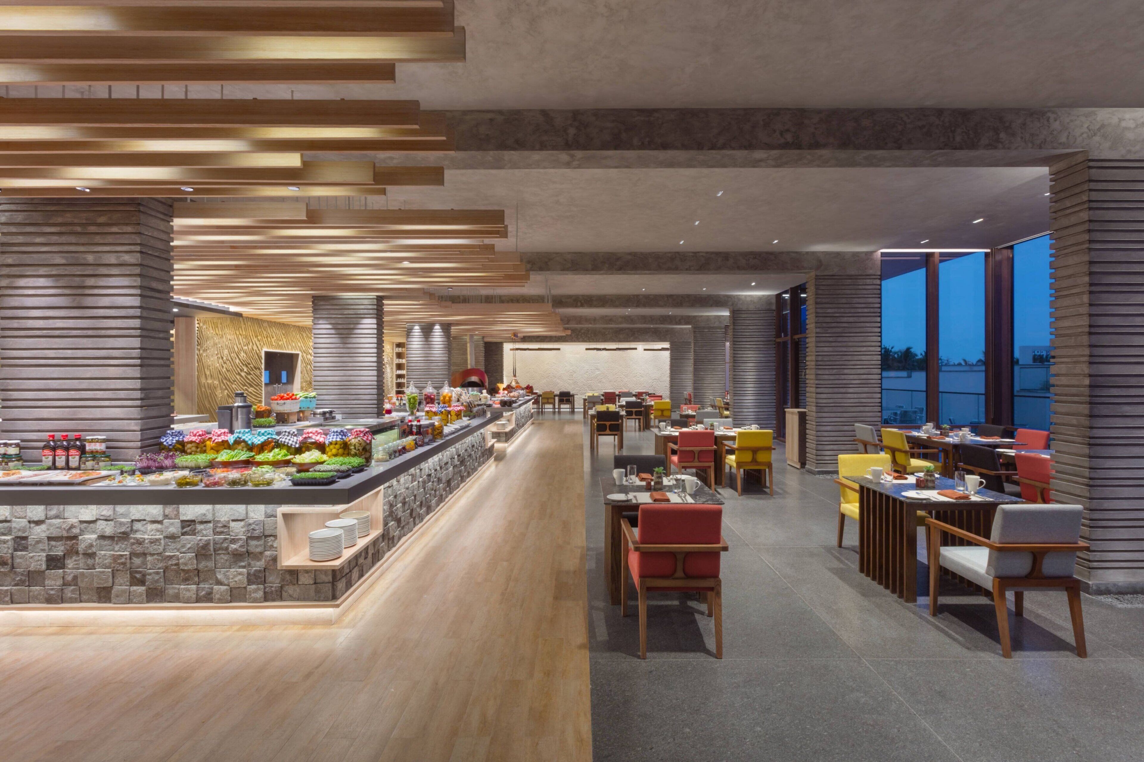 3 restaurants, breakfast, lunch, dinner served; international cuisine