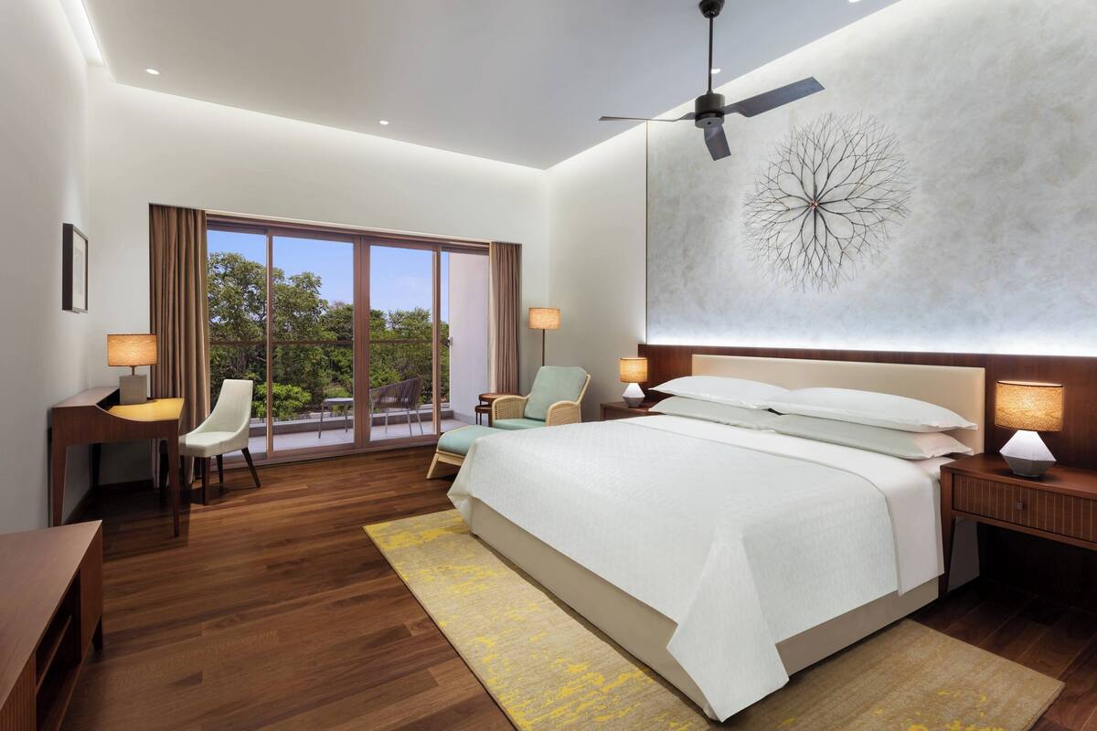 ห้องพัก, เตียงคิงไซส์ 1 เตียง, วิวสวนสาธารณะ | เตียง Select Comfort, ตู้นิรภัยในห้องพัก, โต๊ะทำงาน