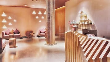 Couples treatment rooms, steam room, body treatments, aromatherapy