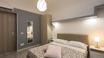 Classic Double Room (Private External Bathroom) | Premium bedding, down comforters, desk, blackout drapes