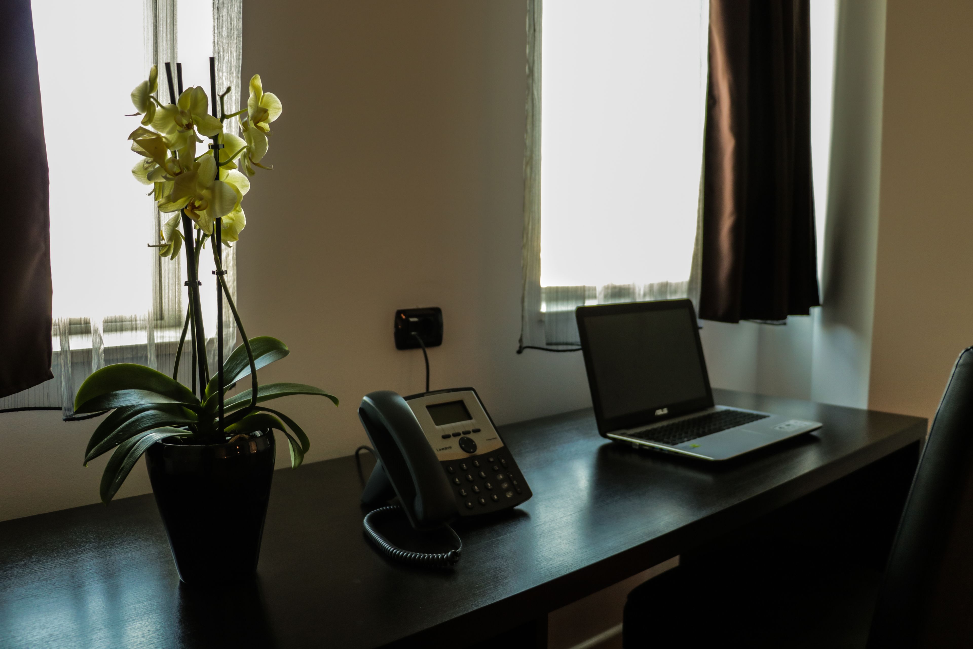 family suite, 1 king bed, non smoking (living room) | premium bedding, in-room safe, desk, blackout curtains