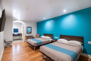 Sengetøy av topp kvalitet, skrivebord, wi-fi (inkludert) og sengetøy