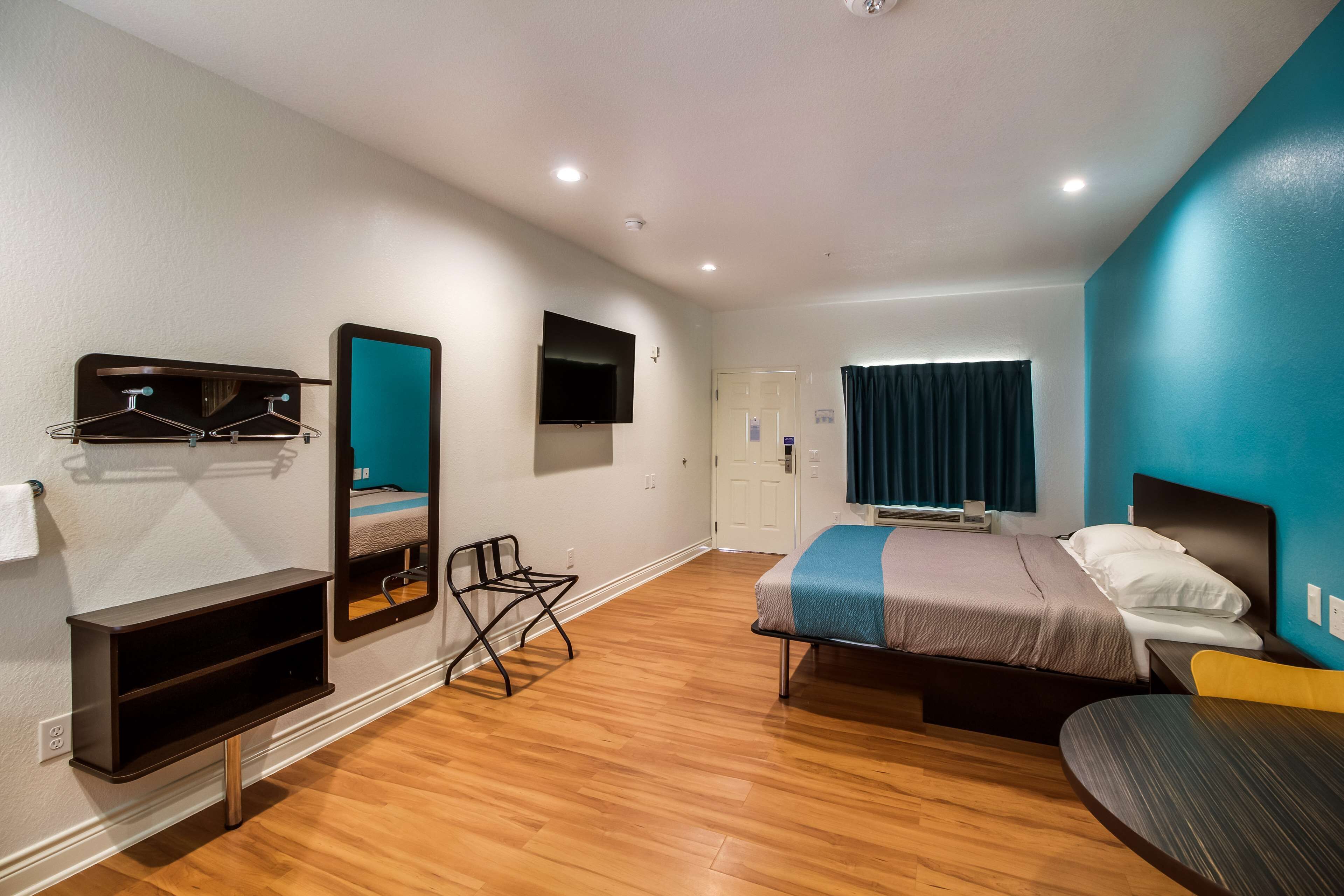 Photo - Motel 6-Houston, TX - North