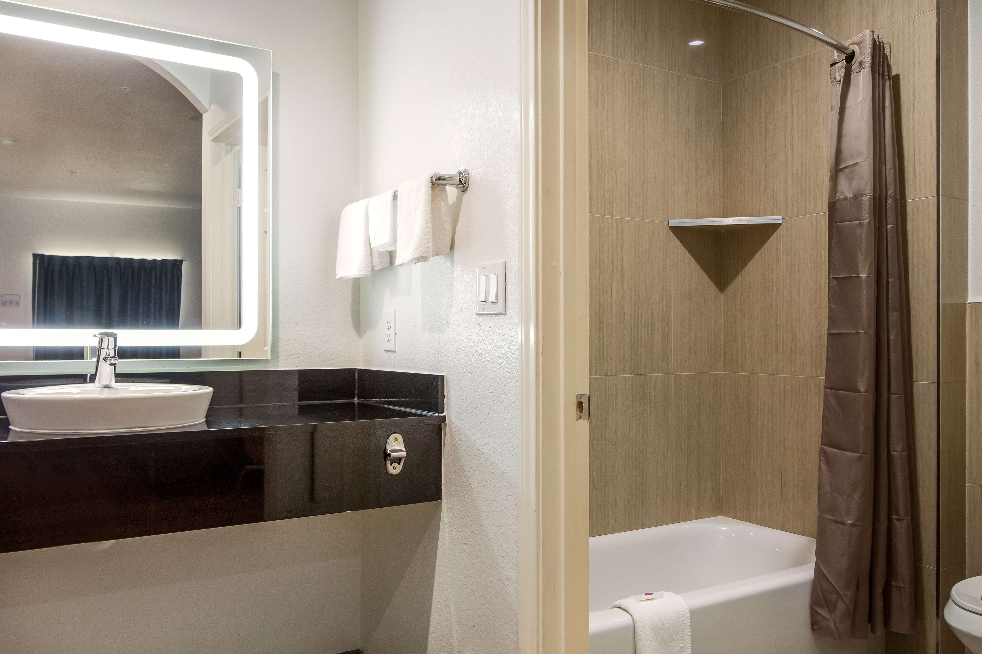 Photo - Motel 6-Houston, TX - North