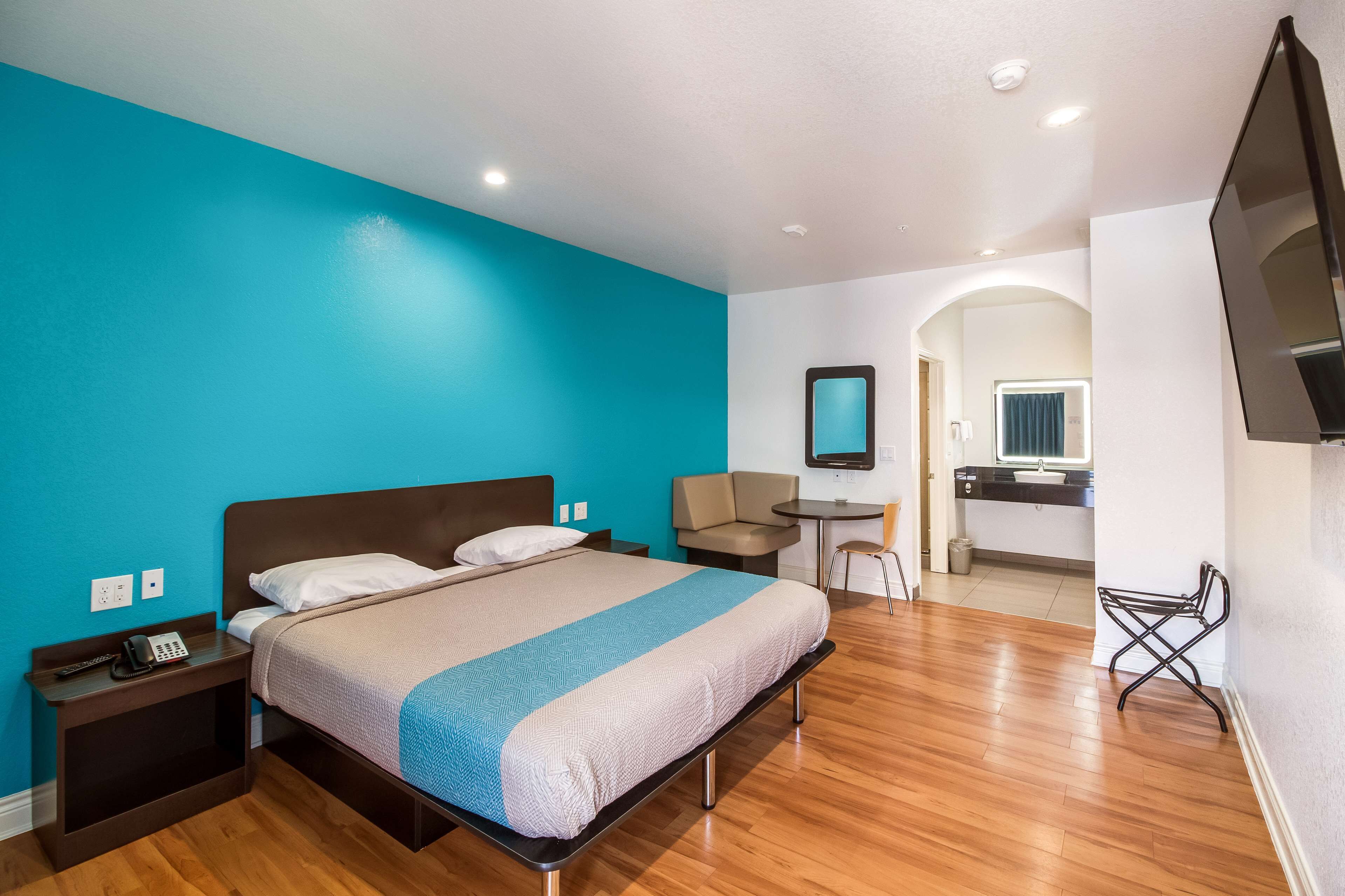 Photo - Motel 6-Houston, TX - North