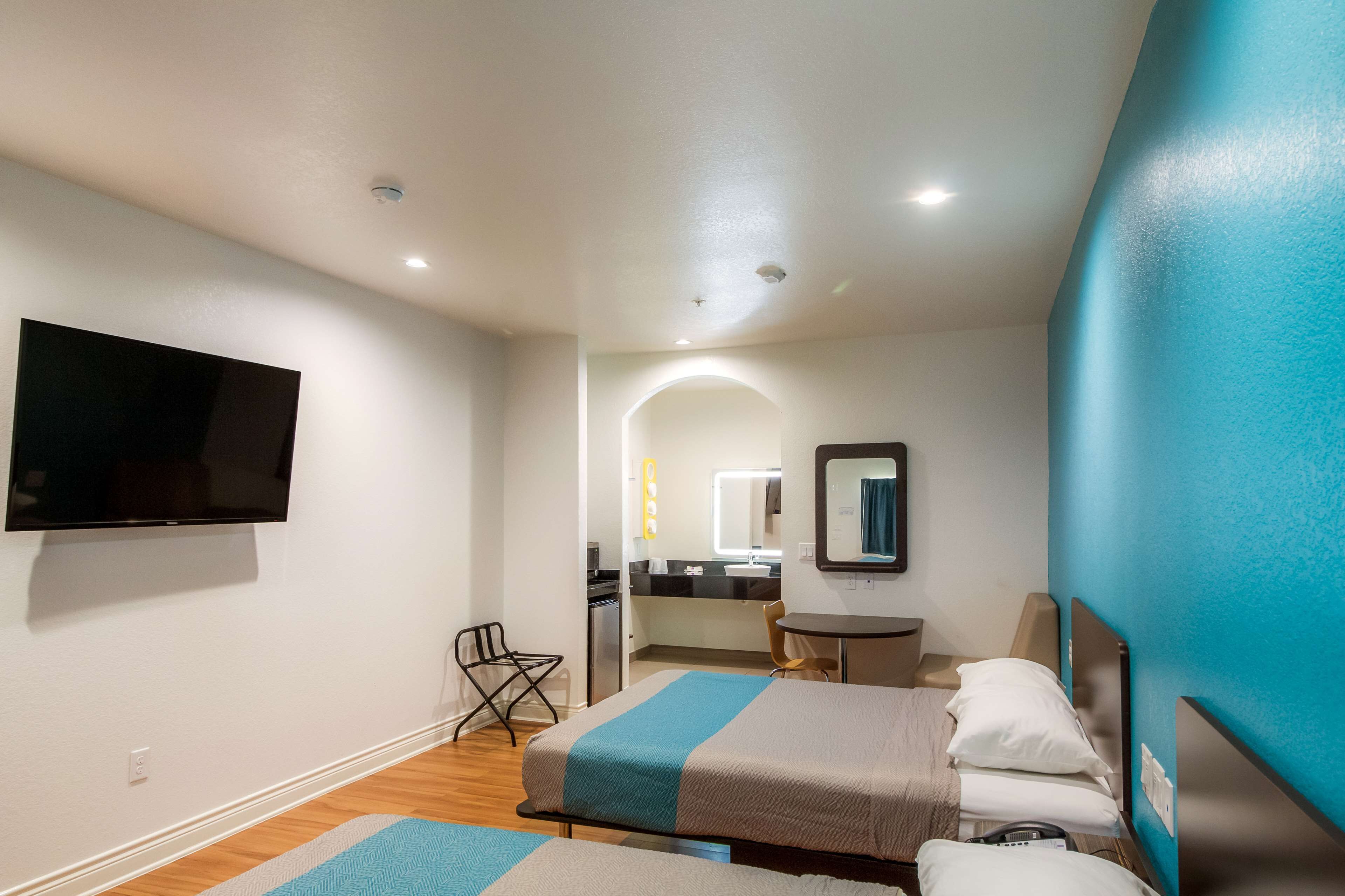 Photo - Motel 6-Houston, TX - North