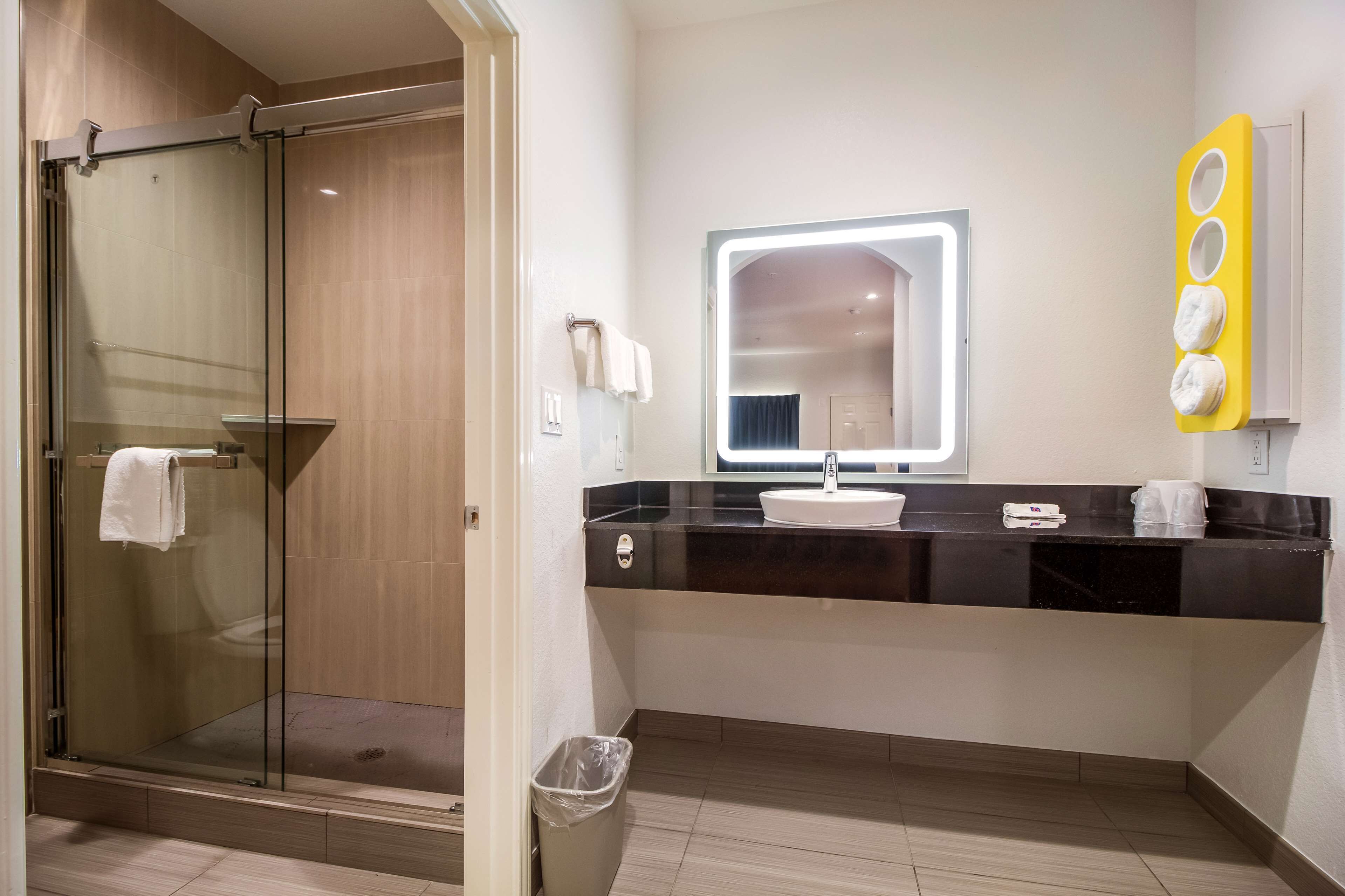 Photo - Motel 6-Houston, TX - North