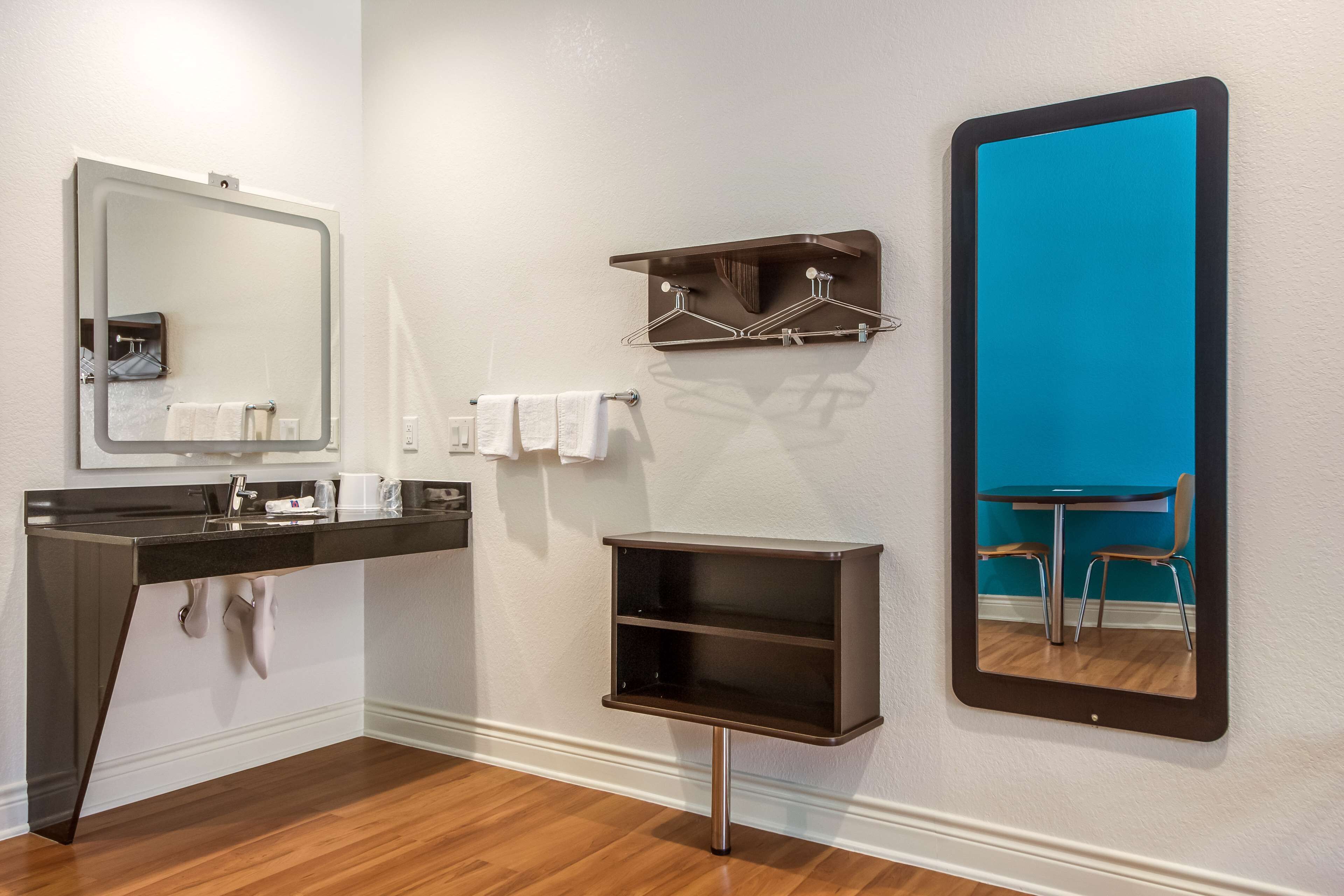 Photo - Motel 6-Houston, TX - North