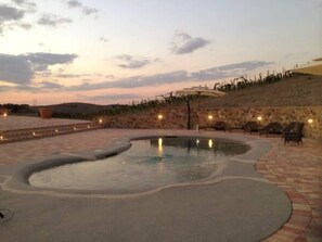 Seasonal outdoor pool, open 9:00 AM to 7:30 PM, pool umbrellas - Cordella in Montalcino Wine Resort (Montalcino)